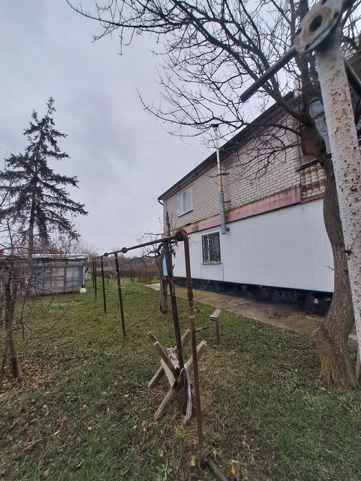 Продам добротний  будинок