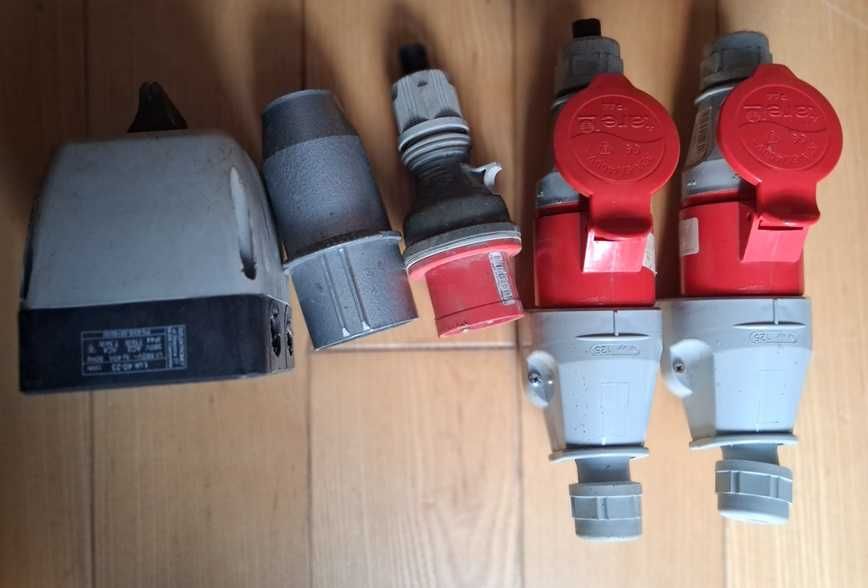 Zestaw wtyczka/gniazdo siłowe 4p 32A, 400V, przełącznik