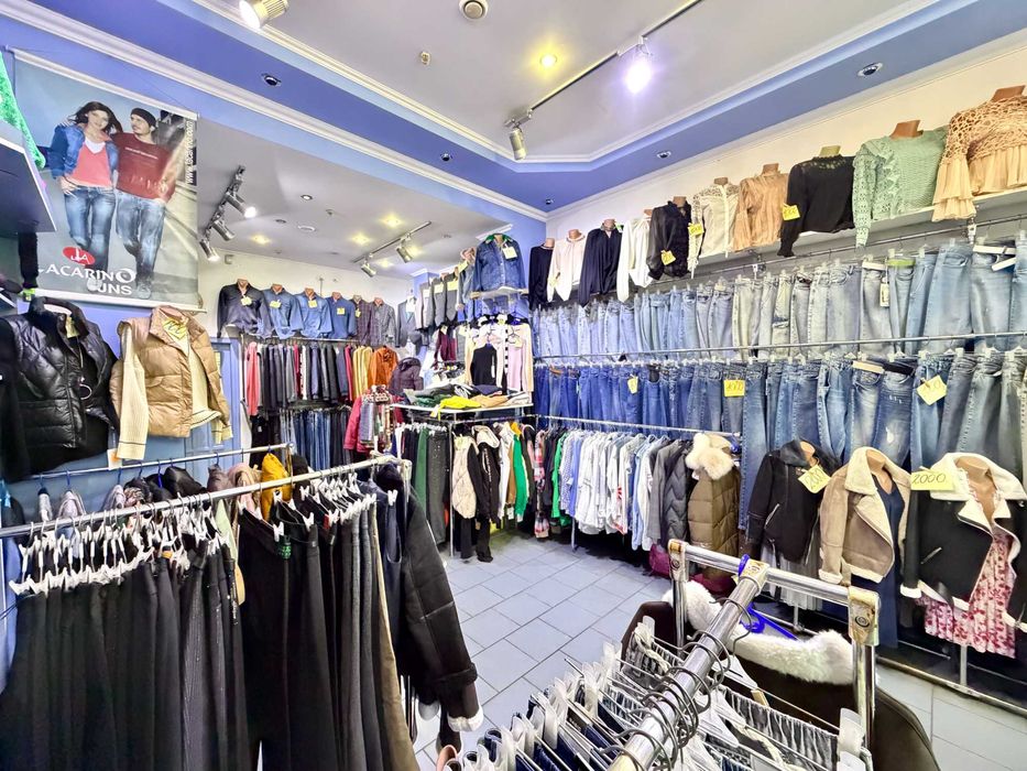 Продається комерційне приміщення в самому серці міста 42 м.кв. Фасад!