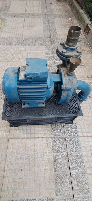 Motor elétrico trifásico