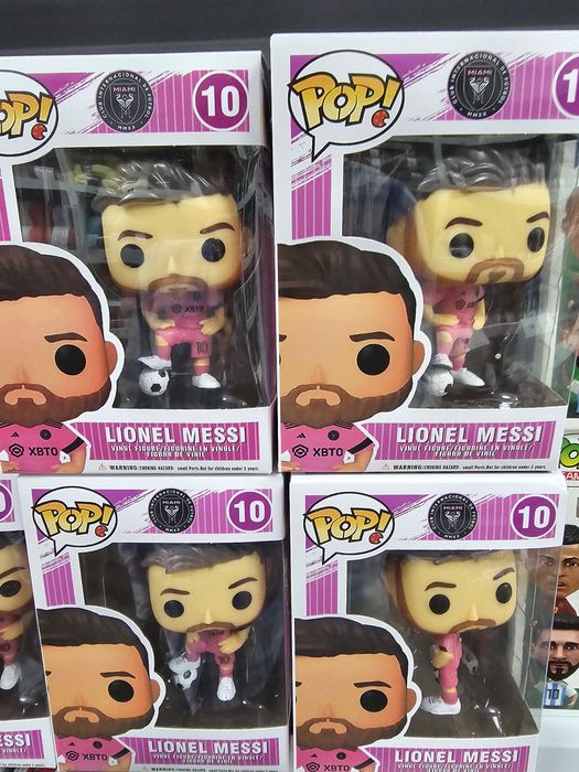 Messi e outros funko Pop futebol