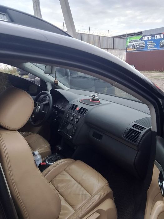 Продам Туран 2006 автомат