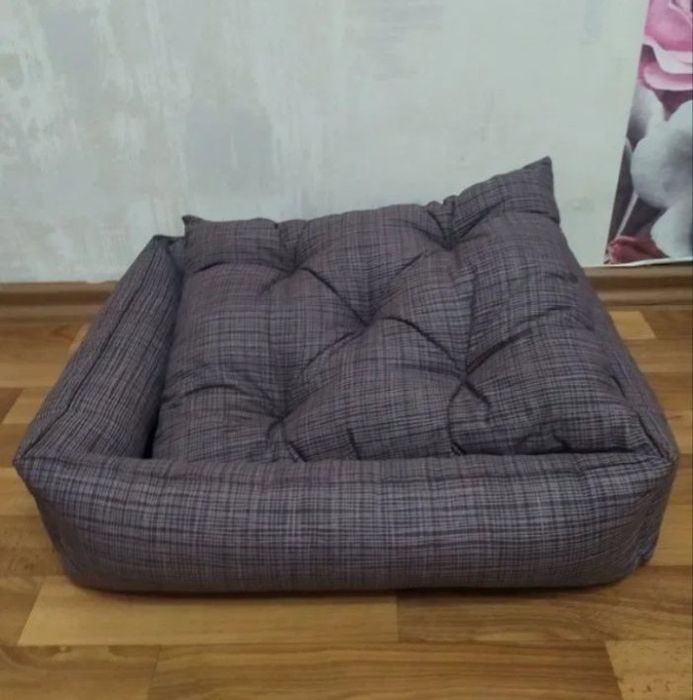 Лежанки, матрасіки для котів, собак