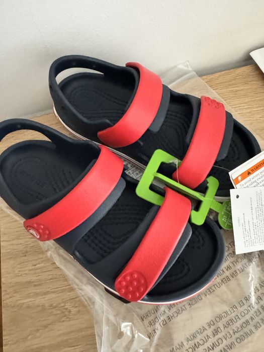sandália crocs infantil Nova