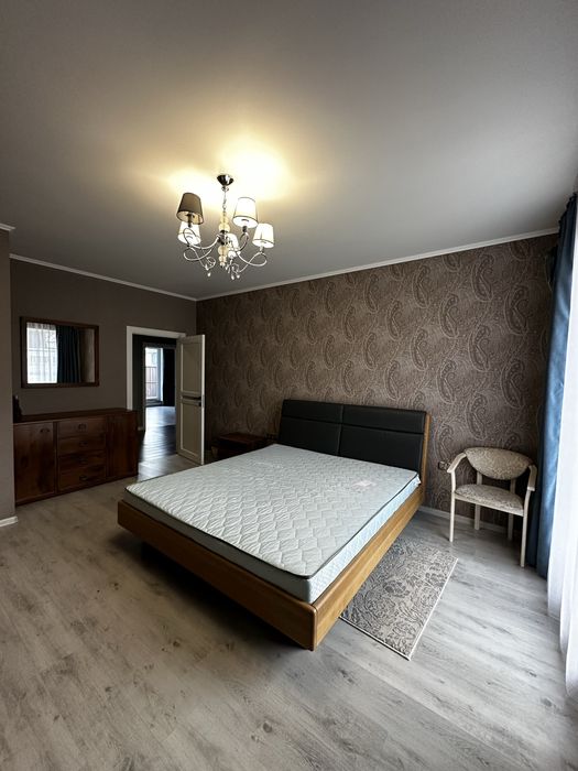 Будинок з Ремонтом та меблями в Бучі, район нової забудови