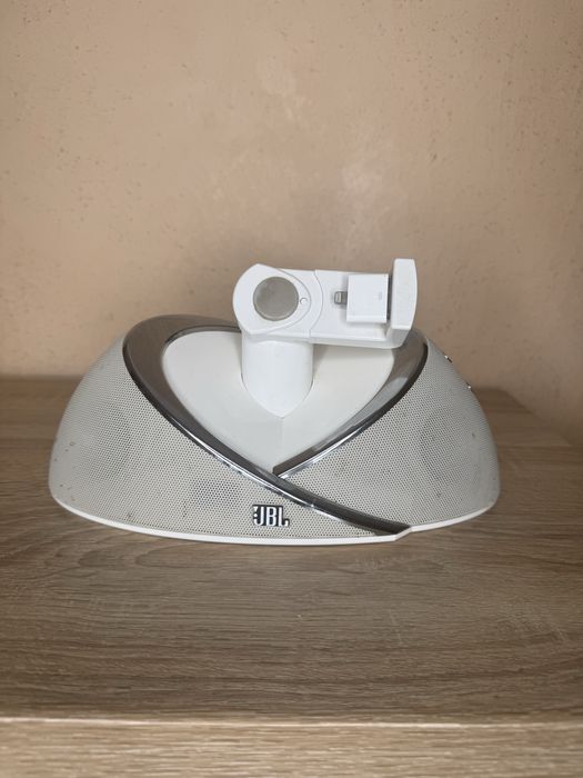 Док-станция JBL On Beat white