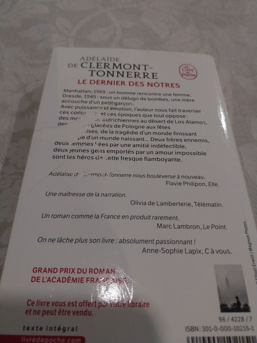 Le dernier des nôtres. Portes incluídos