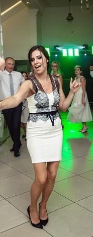 biała elegancka sukienka
