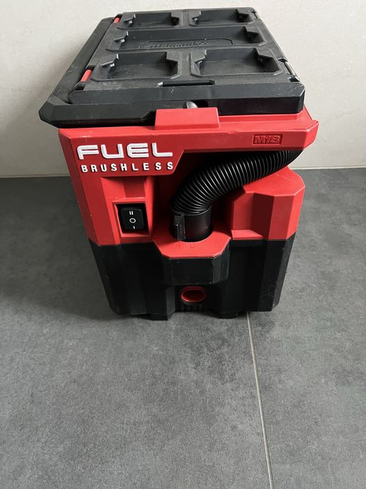 Безщітковий Акум.пилосос Milwaukee M18 FPOVCL