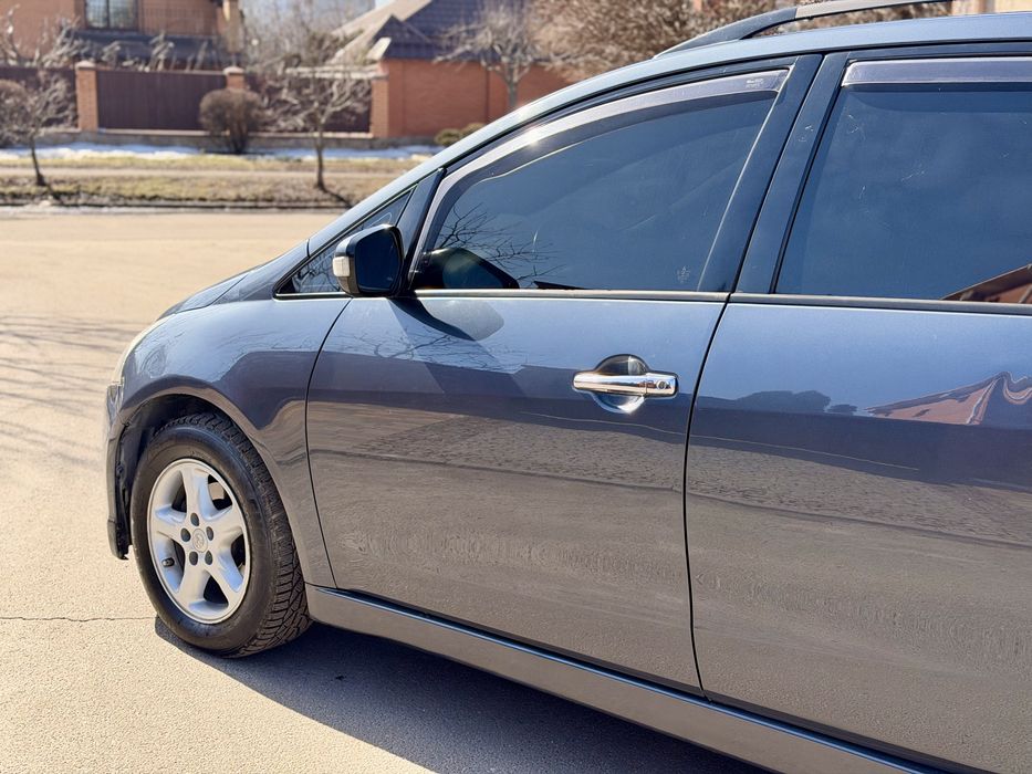 Mitsubishi GRANDIS 7 Мест Автомат