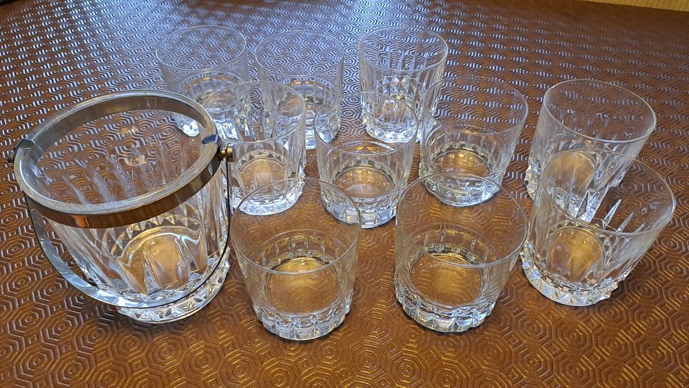 Copos de cristal e geleira