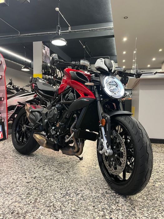 MV Agusta Dragster 800 r de 2024  Irrepreensível
