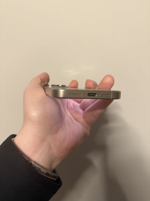 Apple iPhone 15 Pro 128Gb. ( Natural Titanium )