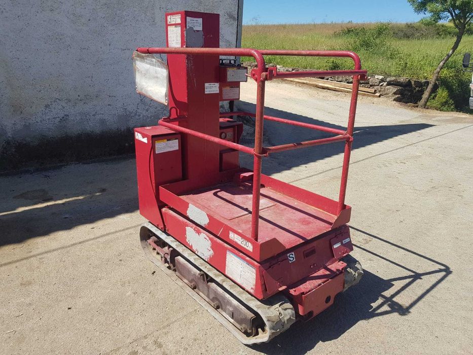 Electric Crawler or Wheeled Elevating Platform – Japanese Manufacture64738561843843123