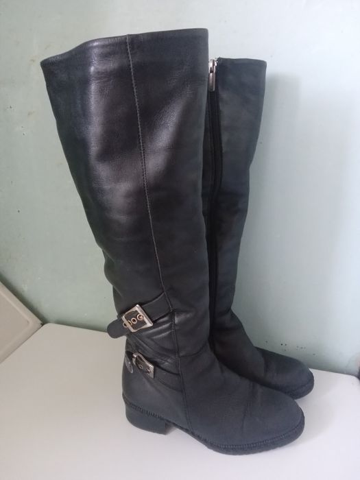 Продам кожанные сапоги осень,весна,зима