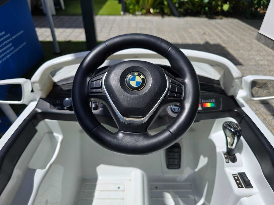 Carro Criança Elétrico - BMW Série 4 Descapotável Branco