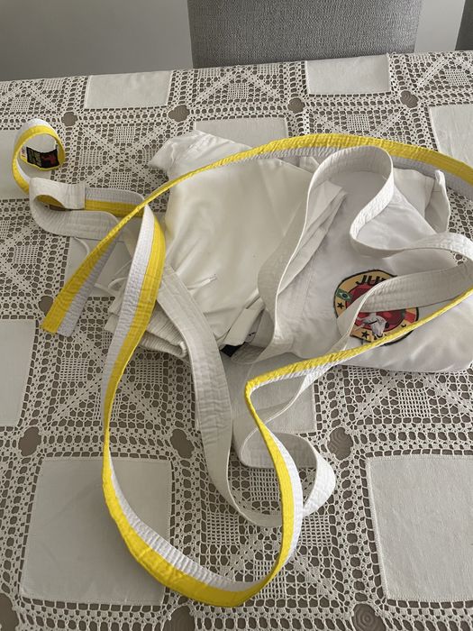 Fato judo 5-7 anos cinturao branco, branco e amarelo
