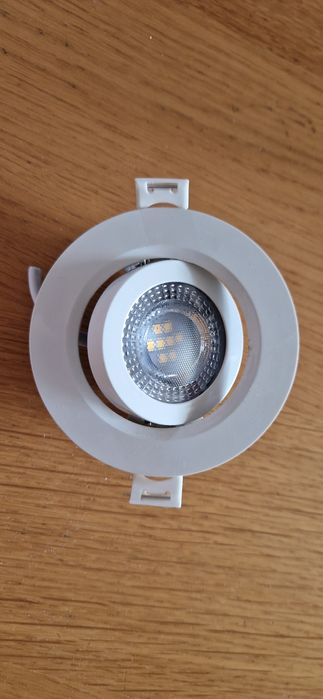 Foco downlight EDM 5W inclinável luz natural