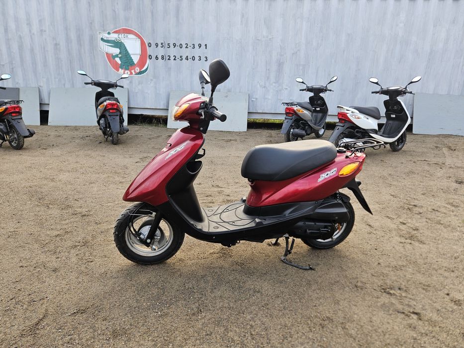 ПРОДАЖ скутерів Suzuku Mollet з контейнера.Стокмото Ямаха 36 39ZR