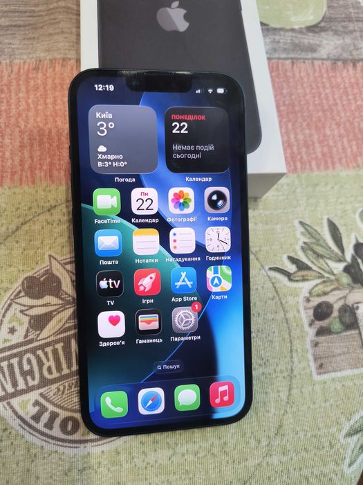 Продам iPhone 13, 128 Гб