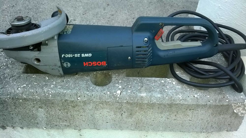Rebarbadora BOSCH Profissional com punho rotativo 90º