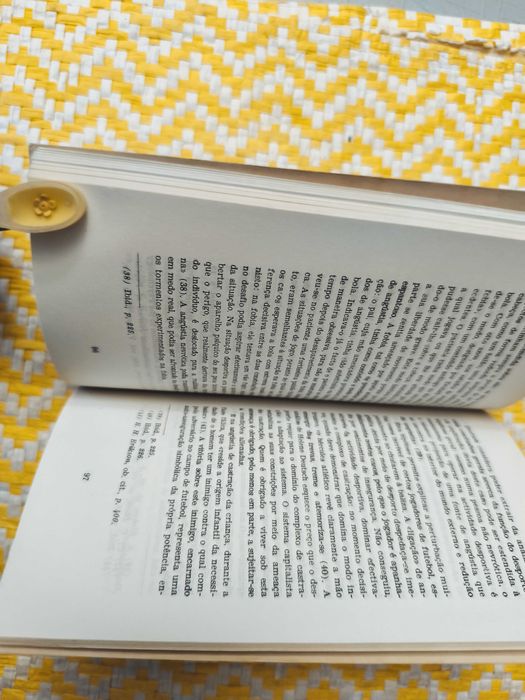 O Futebol Como Ideologia
Gerhard Vinnai