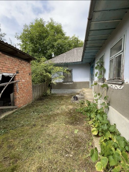 Будинок біля Дністра, село Онут, Заставнівський район
