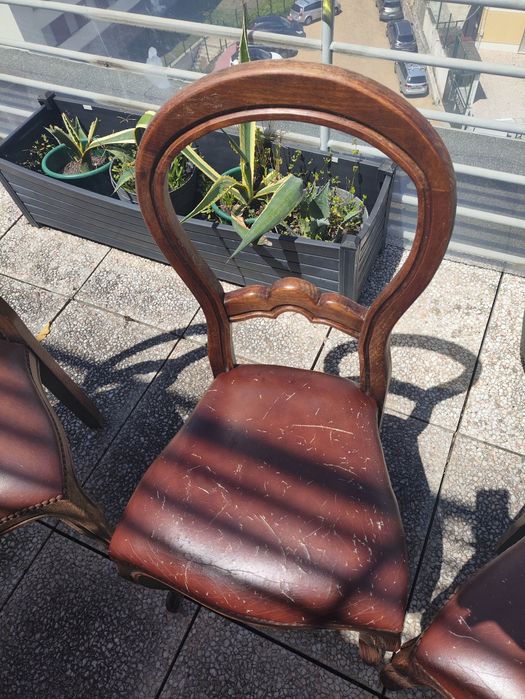 6 cadeiras madeira e pele