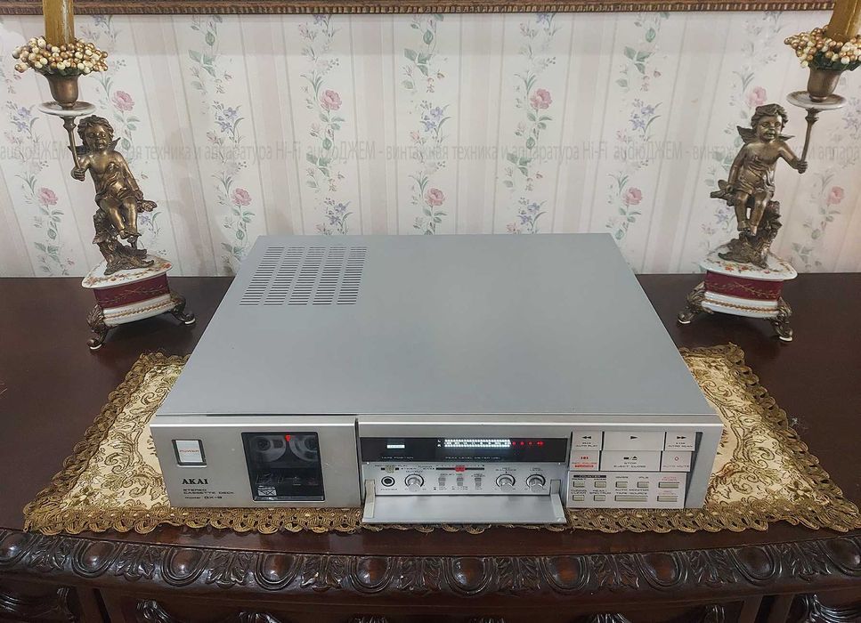 ТОПова касетна дека AKAI GX-9  ( made in japan )