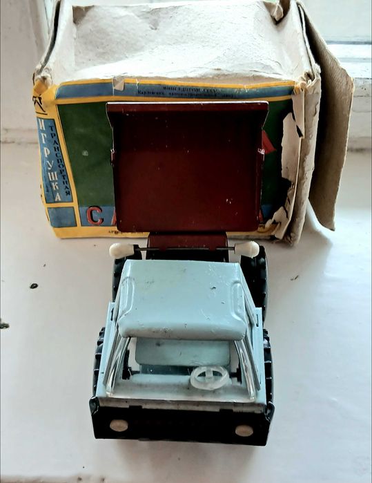 Машинка ссср ранняя пластик Ераз ГАИ.танк.зил.