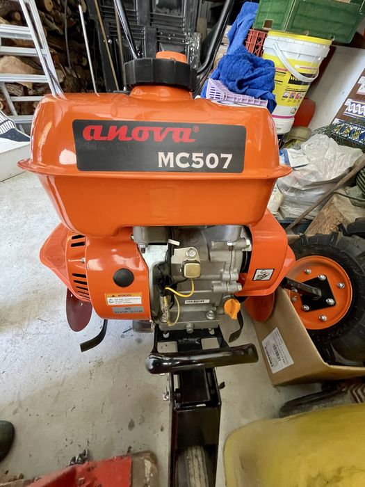 Moto enxada semi nova 2 horas de trabalho