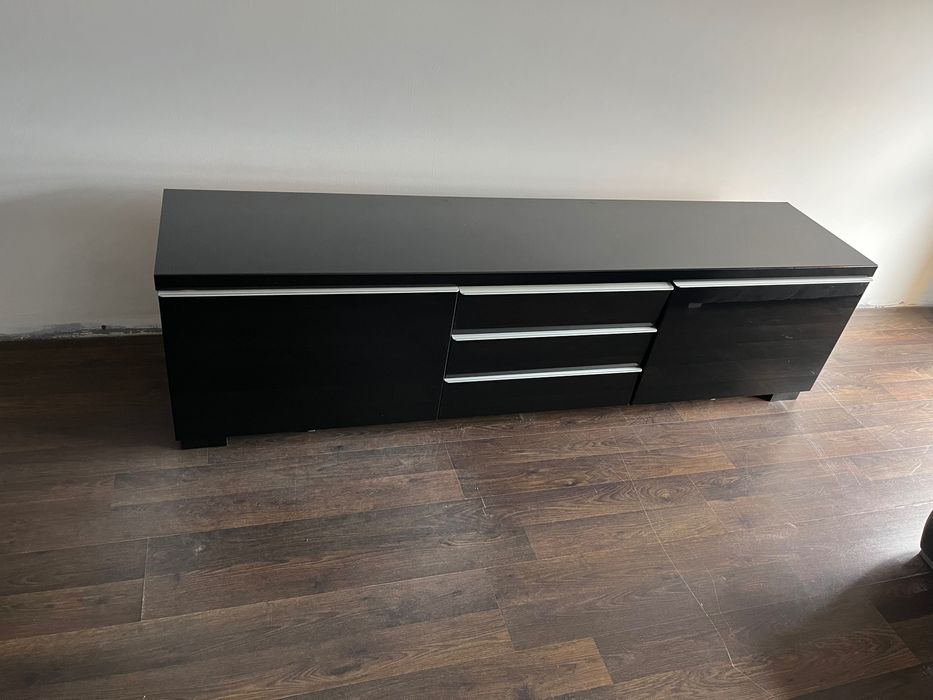Szafka pod telewizor