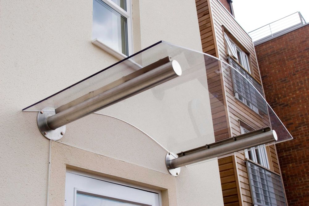 Полікарбонат монолітний. Прозорий дах, дашок, навіс, тераса. пергола