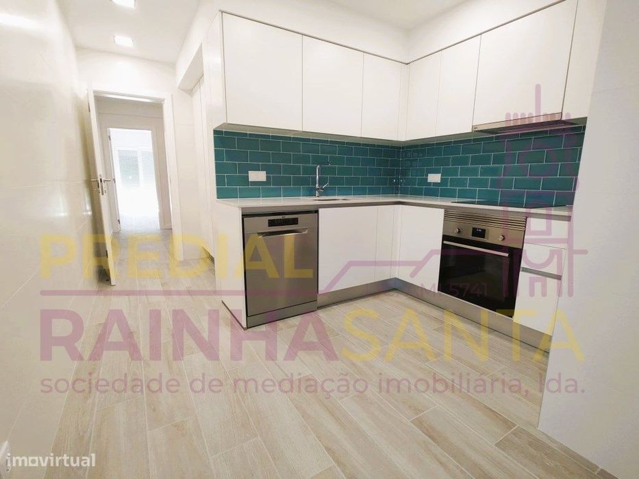 Excelente T4-Completamente remodelado. Sala com Varanda. Vista rio