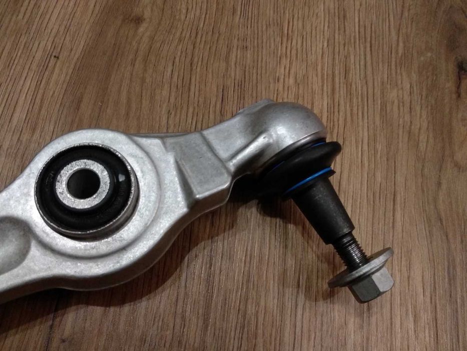 Braço de suspensão novo Meyle HD - VW / Audi