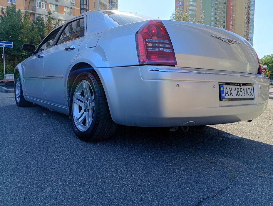 продам крайслер 300с