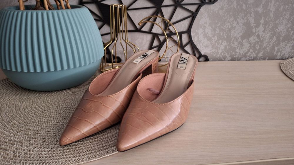 Мюлі, сабо босоніжки шльопанці ZARA 39