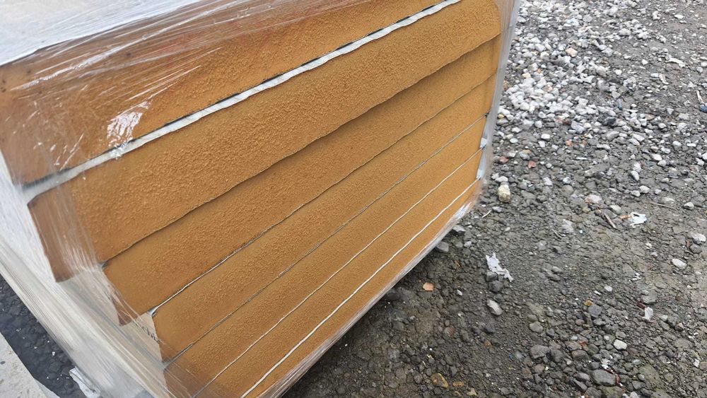 Płyty warstwowe, izolacyjne, obornickie, ścienne, dachowe