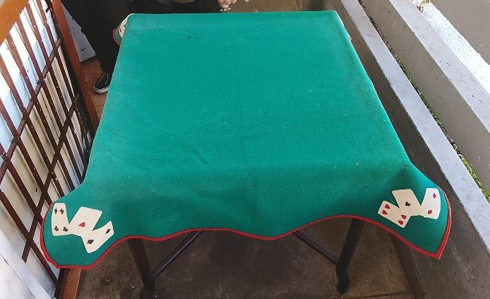 Mesa de poker - bom estado