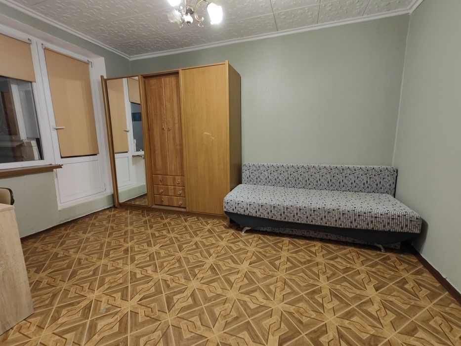 Продам 1 комнатная квартира Залютино, рядом рынок.