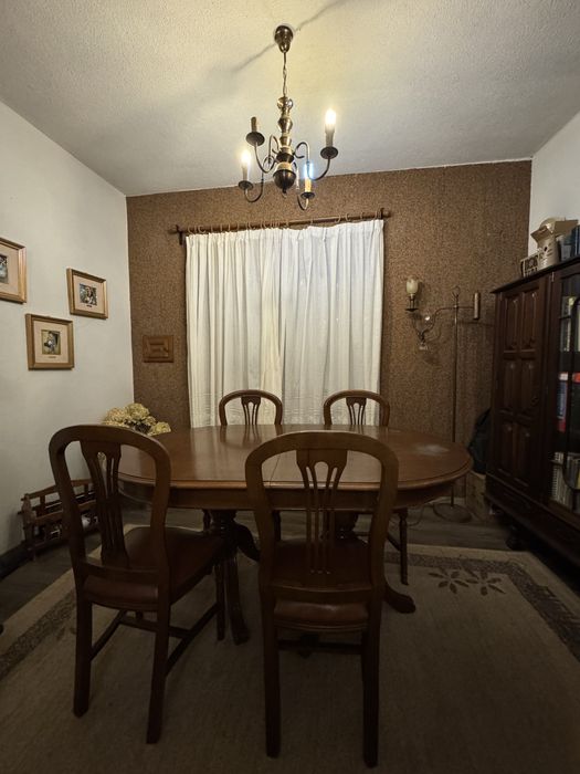 Mesa extensivel e 4 cadeiras