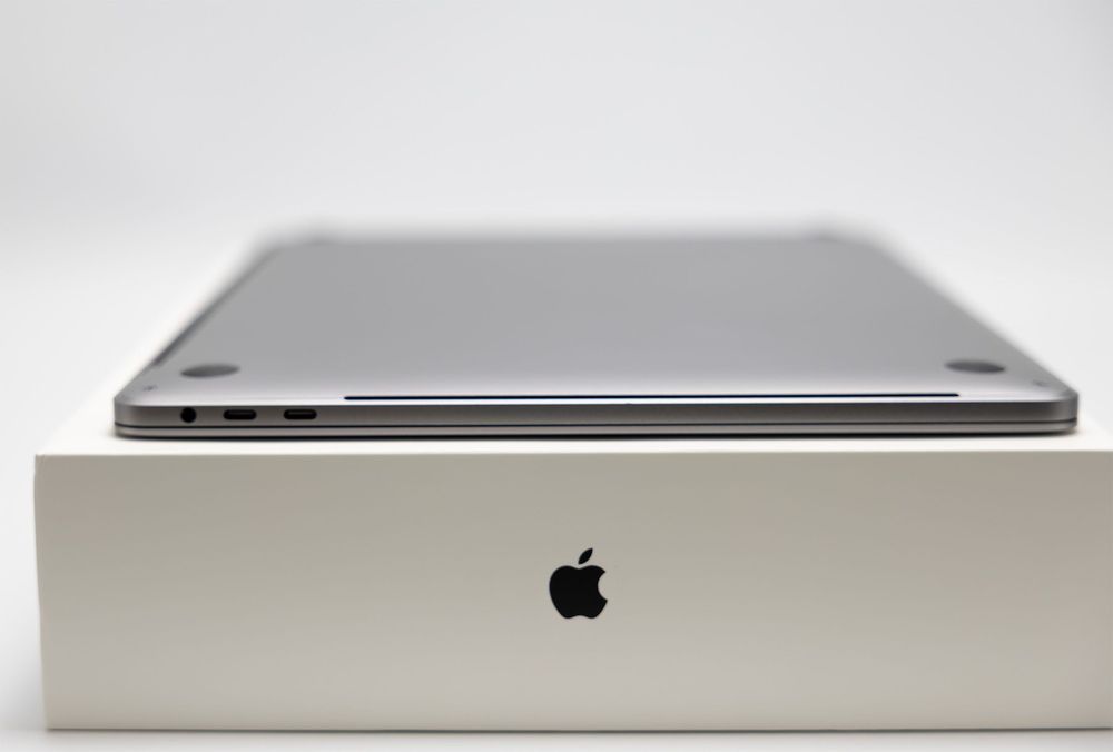 Computador Portátil Apple Macbook Pro 15" i7 3.1 Touch Bar 16GB 1TB