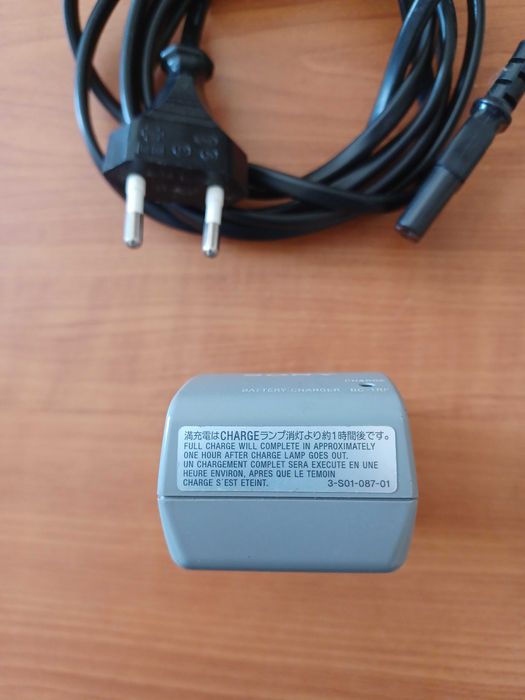Carregador Sony BC-TRP com cabo de ligação 50/60 Hz 5W