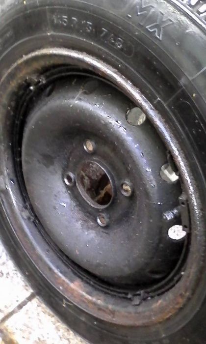 Tenho peças  Peugeot 309 chorus t  Pneus Michelin 145 R 13 74 S e 3 P