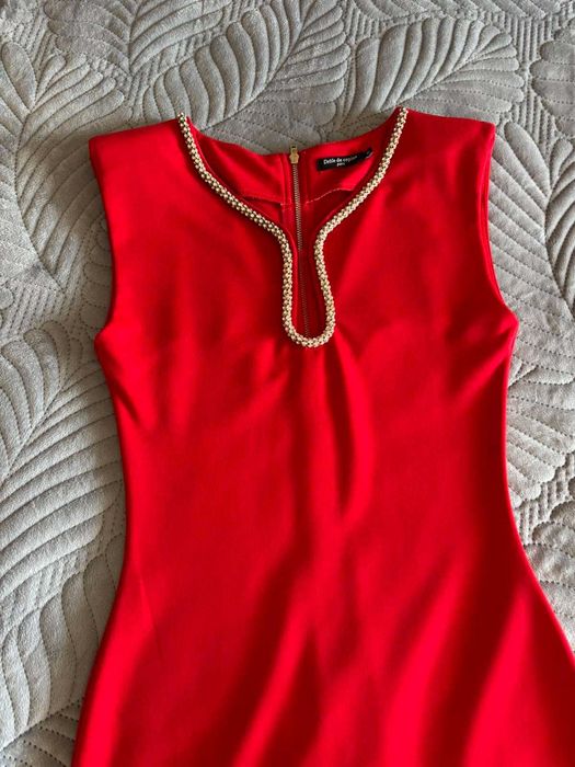 Ефектна сукня міді червоного кольору