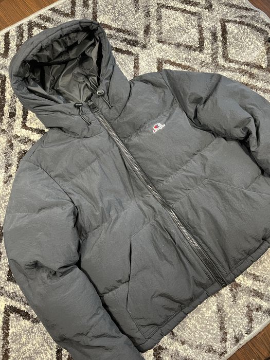 Жіноча куртка Champion розмір S відмінний стан