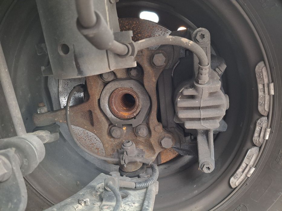 Pinça travão / maxila de travão frente esquerda OPEL Vivaro B Combi (X