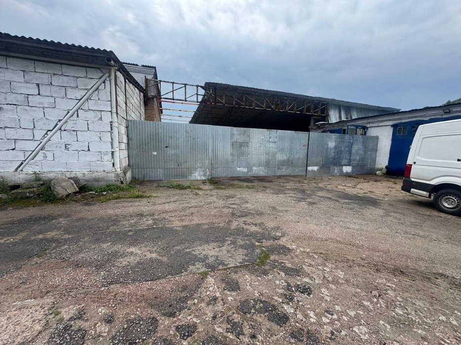 Оренда складу / виробничого приміщення 1350 м² з територією та заїздом
