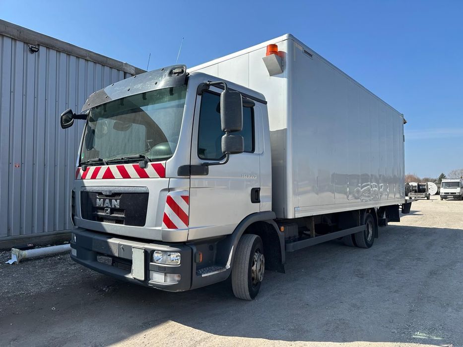 MAN TGL 8.220  Atego Man TGL 8,220 Kontener Winda Zadbany