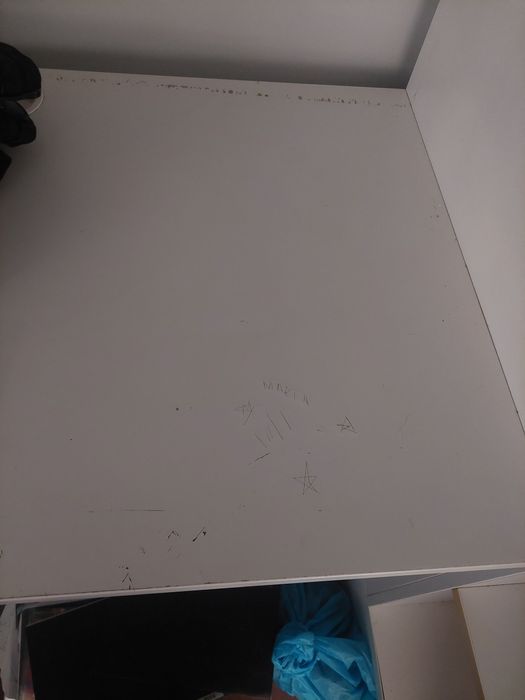 Beliche com guarda vestidos incluído